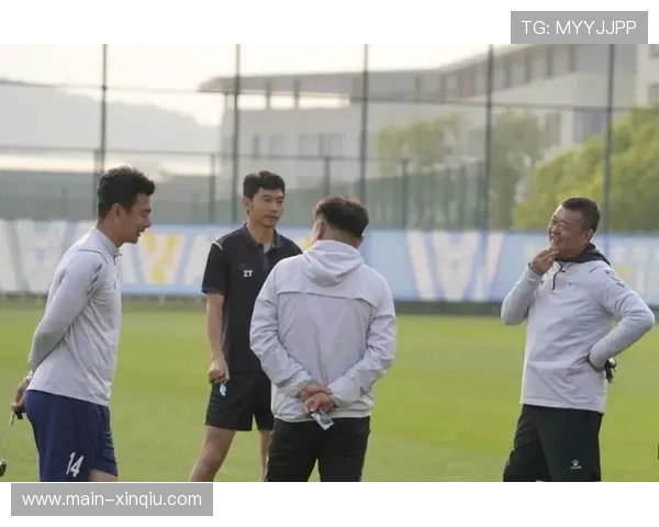 赛前发布会：教练强调阵容轮换，应对密集赛程